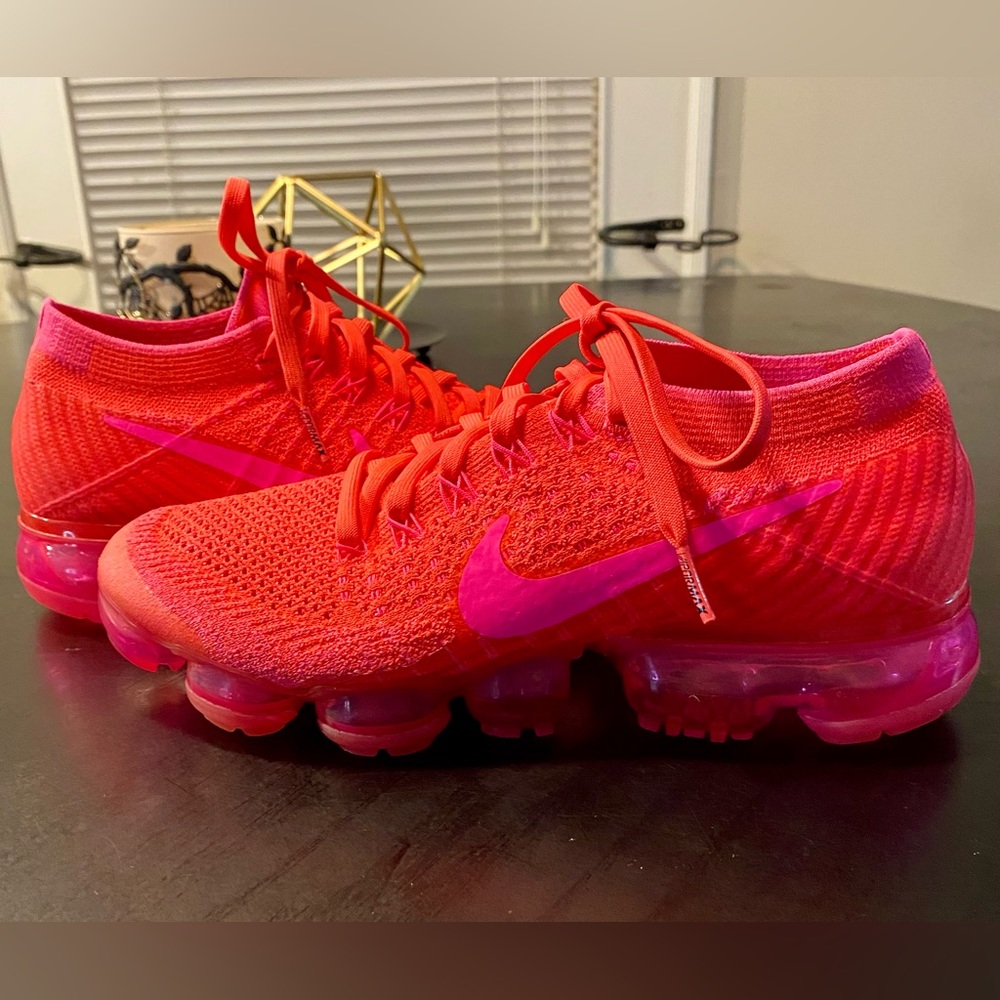 Nike VaporMax Hyper Punch